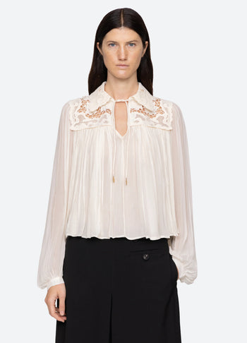 Daphne Lace L/SLV Top
