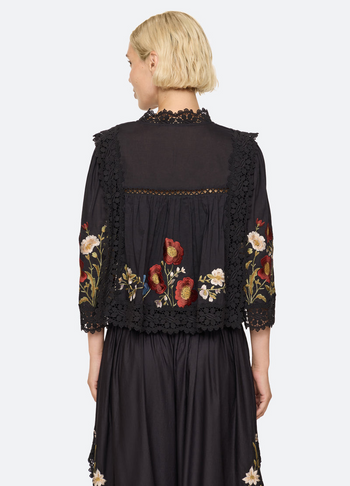 Ruwa Emb V-Neck	Top - Black