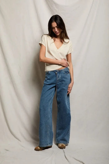 Alanis V Neck Tee - Sugar